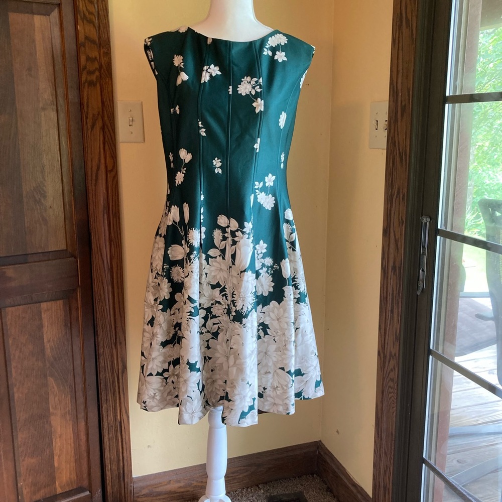 NWT stretch Sz 18 scuba fit flare dress green tan cream sleeveless